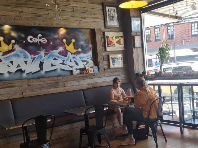 ����Ŵ���Ƭ